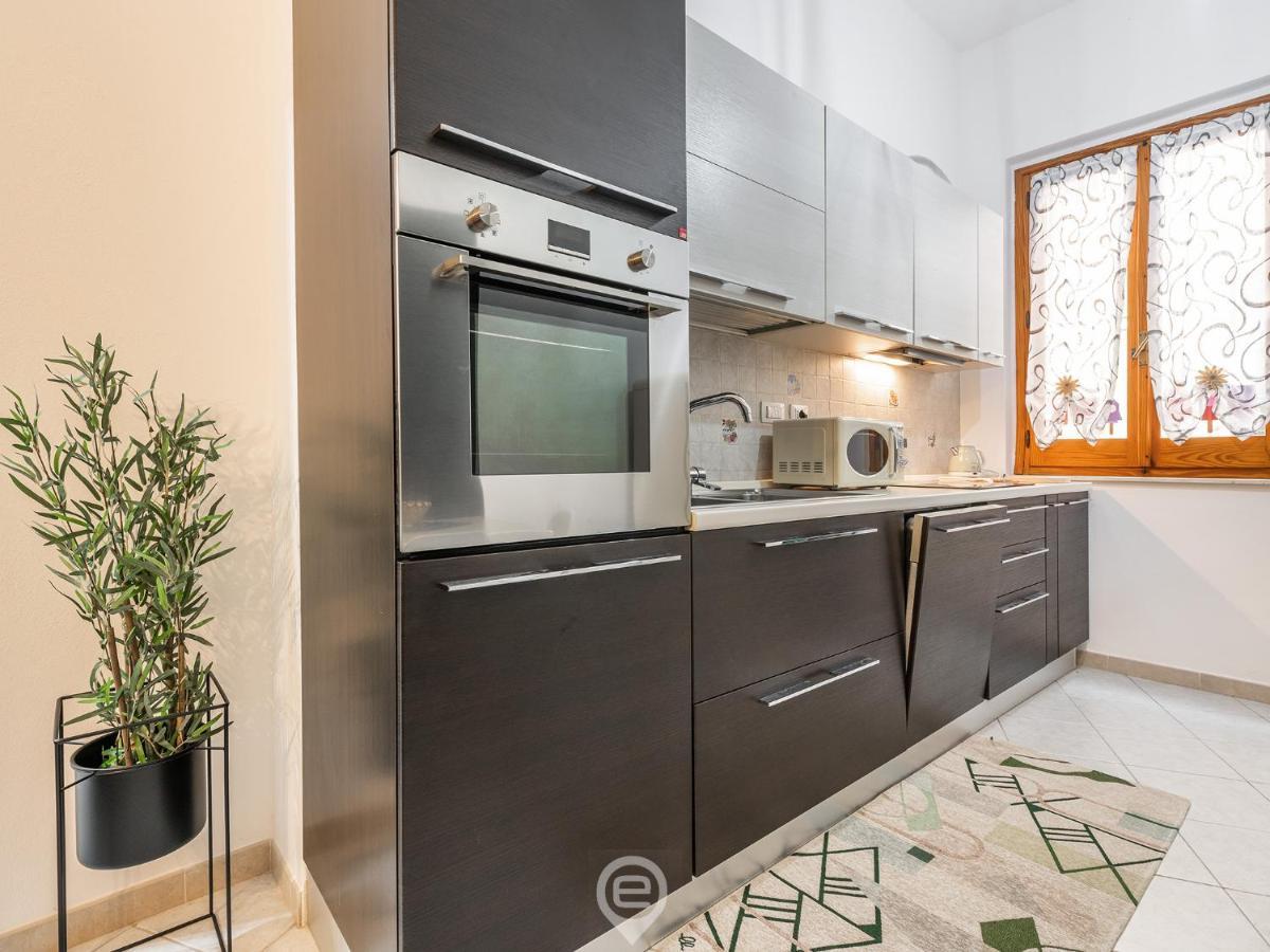 Trendy City Apartment Кальярі Екстер'єр фото
