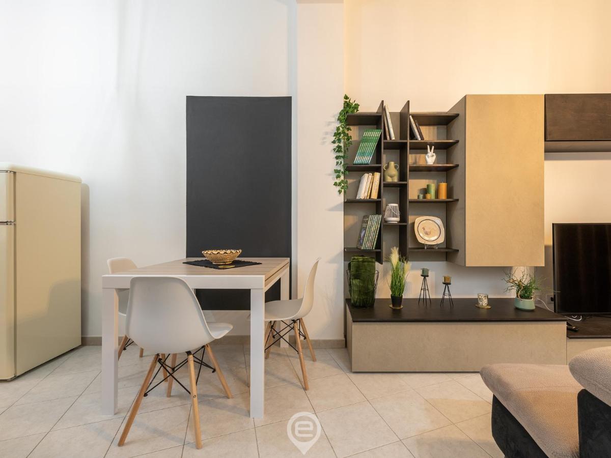 Trendy City Apartment Кальярі Екстер'єр фото